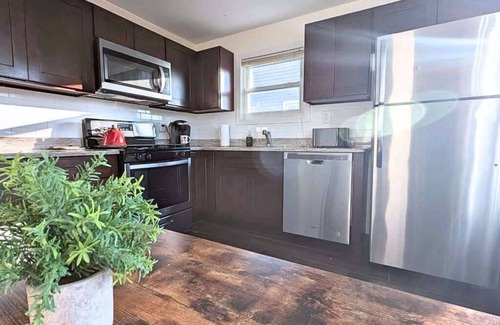 North Ironbound Casa | Spacious 4BR/2BA | 7Min > EWR | 20-40Min > NYC