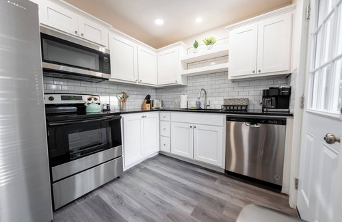 Norman Casa | Spacious 4BR/2BA Home - Closest Stay to OU Stadium & Campus