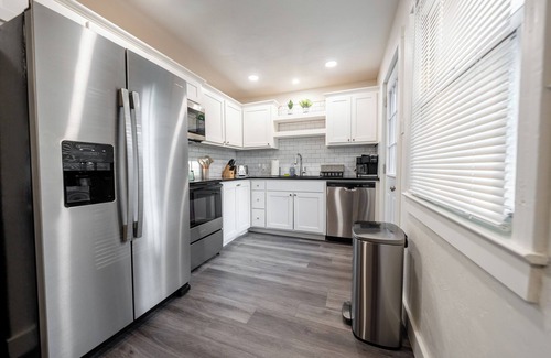 Norman Casa | Spacious 4BR/2BA Home - Closest Stay to OU Stadium & Campus
