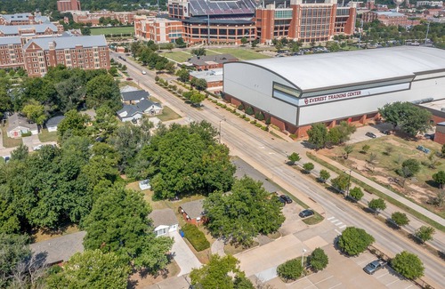 Norman Casa | Spacious 4BR/2BA Home - Closest Stay to OU Stadium & Campus