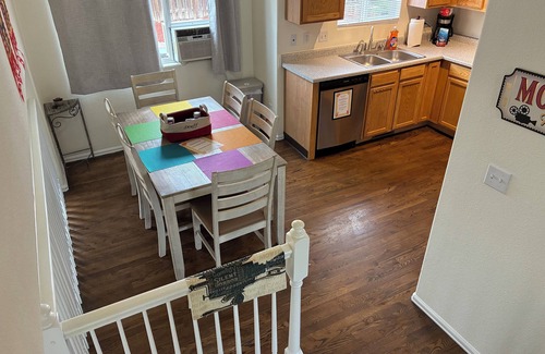 Fountain Casa | Spacious 4BR/3BA Home for 12,Private Outdoor Movie,Fast Wifi & Equipped Kitchen!