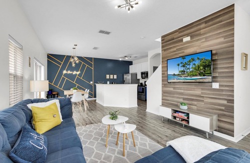 Bellavida Casa | Spacious 4BR-3BA Pool Home Near Disney & Universal – Great for Families!