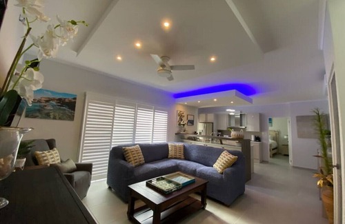 Gold Coast Apartamento | Spacious 4BR Condo in Prestigious Resort at Oro 1 by Bocobay