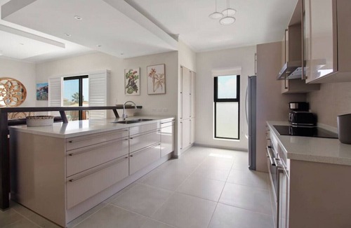 Gold Coast Apartamento | Spacious 4BR Condo in Prestigious Resort at Oro 1 by Bocobay