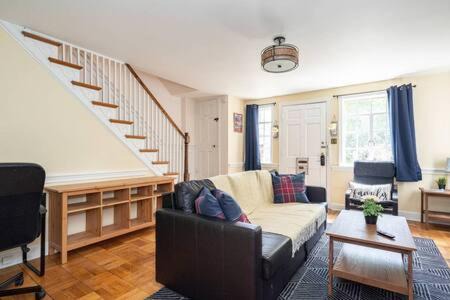 Northeast Alexandria Casa | Spacious 4BR CozySuites in Old Town Alexandria