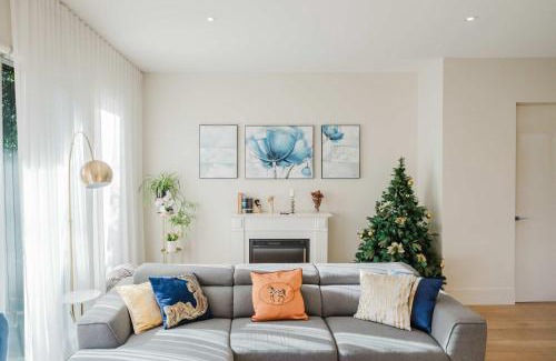 Brighton East Casa | Spacious 4BR Designer Home in Prime Brighton East