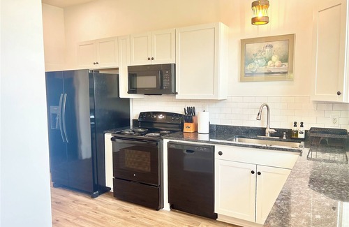 Clanton Casa | Spacious 4BR Downtown Clanton Retreat Walk to Shops & Dining, Sleeps 12