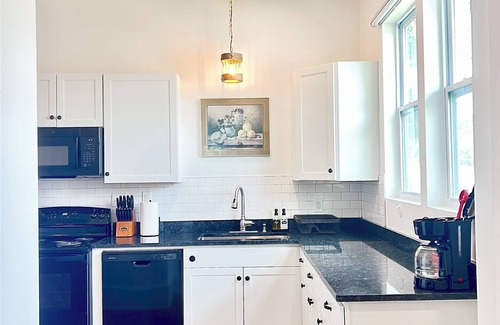 Clanton Casa | Spacious 4BR Downtown Clanton Retreat Walk to Shops & Dining, Sleeps 12