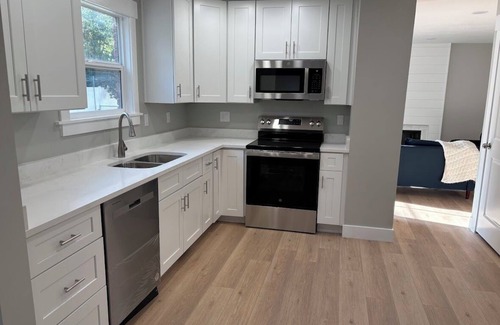 Sandy Casa | Spacious 4BR Family Home – Ski & City Access