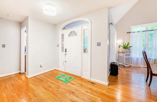 Stevensville Casa | Spacious 4BR Getaway w Games Pier Firepit