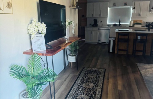 Alhambra Casa | Spacious 4BR Home w/Pool, BBQ & Putting Green – Near I-17