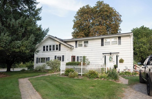 Spencerport Casa | Spacious 4BR Home w/AC - 15 min from universities & downtown Rochester