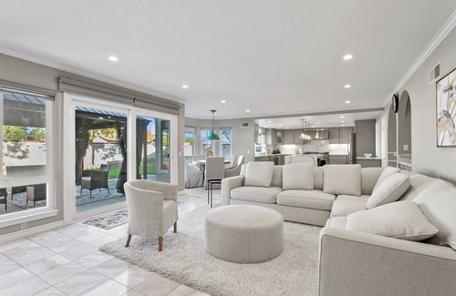 Yorba Linda Casa | Spacious 4BR Home with Pool Access Modern Amenities in Yorba Linda #42033