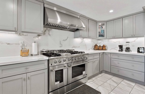 Yorba Linda Casa | Spacious 4BR Home with Pool Access Modern Amenities in Yorba Linda #42033