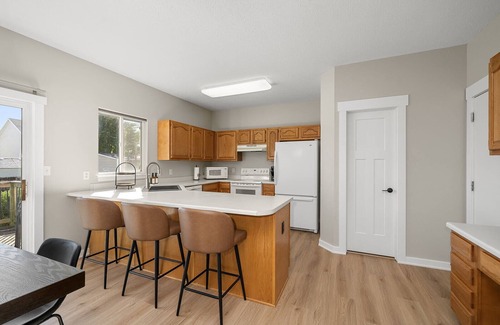 Waukee Casa | Spacious 4BR Home WiFi Family-Friendly Waukee
