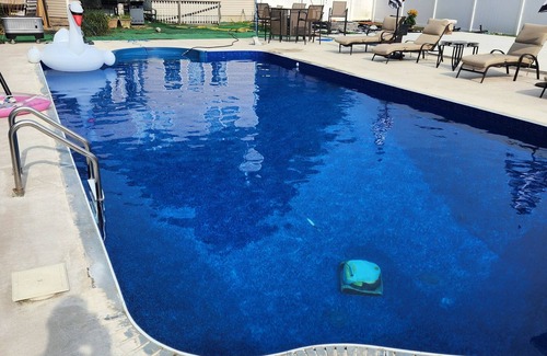 Ronkonkoma Casa | Spacious 4BR house Ronkonkoma, NY. Central AC, WiFi...heated pool, many extras