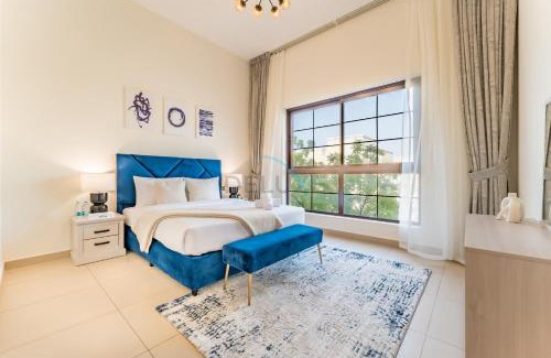 Dubai Villa | Spacious 4BR Plus Maids Villa, Near Avenue Mall, Cycle Park & Sports Complex - 15 Mins to Downtown Dubai, Nad Al Shiba Third by Deluxe Holiday Homes