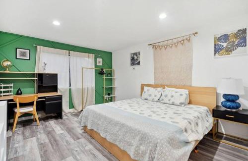 Palmdale Casa | Spacious 4BR Pool Home Ensuite Baths Self CheckIn Fast WiFi WD