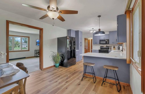 Easton Casa | Spacious 4BR Ranch Near Easton Perfect for Families & Work Groups!
