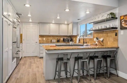 Atascadero Casa | Spacious 4BR RanchHome w/2FirePits