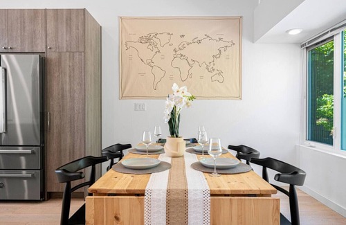 North Beacon Hill Casa | Spacious 4BR Retreat | Deck & Grill | Close to DT