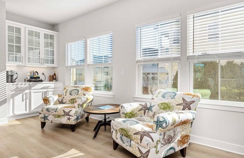 Bayside Casa | NEW Bayside Townhouse Community Pool & Hot Tub