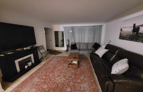 North Newport News Casa | Spacious 4BR Home w Pool Family Friendly