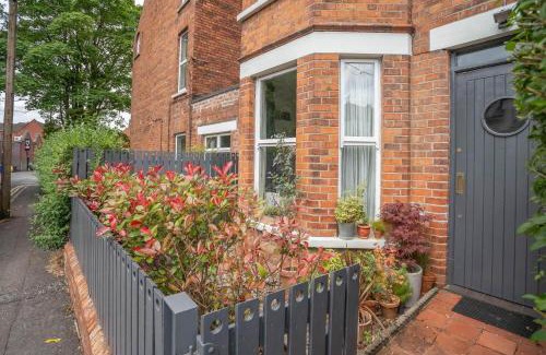 Belfast Casa | Spacious 4BR Victorian Property w/Outdoor Terrace