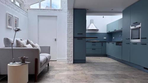 Belfast Casa | Spacious 4BR Victorian Property w/Outdoor Terrace
