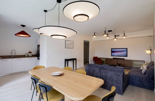 Lestonat - Monsejour Apartamento | Spacious 4BR with Lovely Balcony ☀️