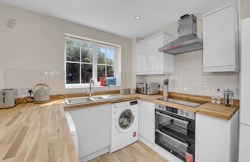 Martlesham Heath Casa | Spacious 4BRM Townhouse – Ideal for Contractors, Corporate Stays & Family Visits