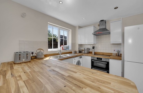 Martlesham Heath Casa | Spacious 4BRM Townhouse – Ideal for Contractors, Corporate Stays & Family Visits