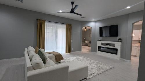 Rovey Farm Estates Casa | Spacious 5 BD Luxury Getaway Near Westgate
