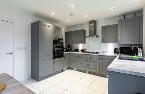 Bingham Casa | Spacious 5 Bed Home with Sustainable Features