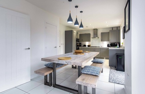 Bingham Casa | Spacious 5 Bed Home with Sustainable Features