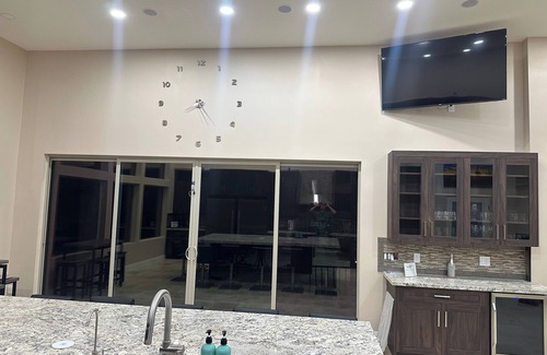 Apache Junction Casa | Spacious 5 bed/5 bath house at Superstition Mountains. Hiking. Pool. Spa. Views!