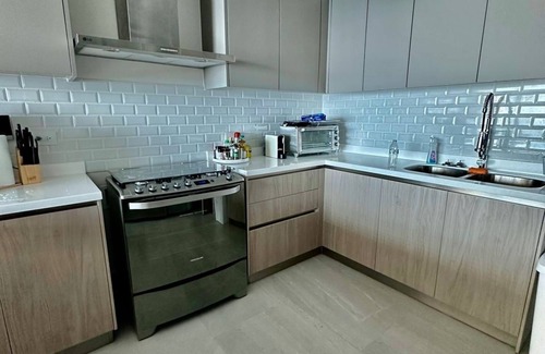 Maria Chiquita Apartamento | Spacious 5-bedroom apartment in playa escondida