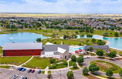 Commerce City Casa | Spacious 5-bedroom house in wonderful Commerce City with WiFi, fitness room