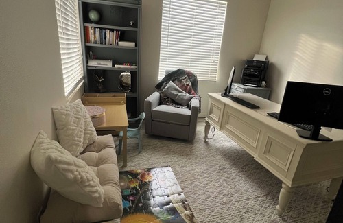 Commerce City Casa | Spacious 5-bedroom house in wonderful Commerce City with WiFi, fitness room