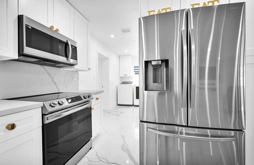 Miami Gardens Casa | Spacious 5-bedroom house in perfect Miami Gardens with WiFi, AC