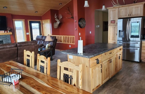 Ransom County Cabina | Spacious 5-bedroom/3 bath LODGE, Located between Fort Ransom, ND & Lisbon, ND