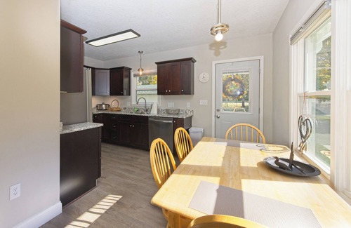 Baraboo Casa | Spacious 5-bedroom 4- bath house 1- mile to Devil's Lake.