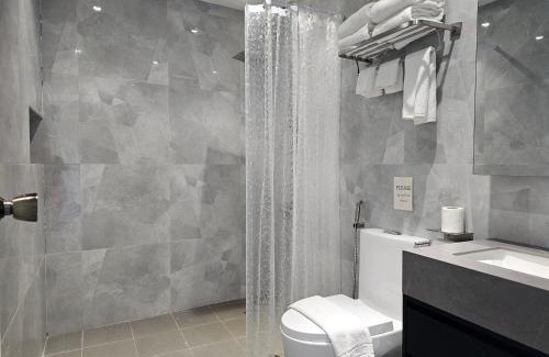Legazpi Apartamento | Spacious 5-bedroom, 4-bath townhouse in Legazpi City