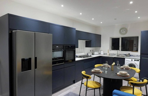 Liverpool Casa | Spacious 5-bedroom All Ensuite luxurious house in lovely Liverpool
