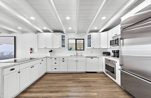 Capistrano Beach Casa | Spacious 5-bedroom Beachfront Home on Beach Road!
