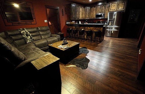 Bangs Casa | Spacious 5-bedroom barndo with WiFi, luxurious amenities, located in Bangs, TX