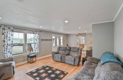 Albany Otro | Spacious 5-bedroom farmhouse in superb Albany with AC. Close to i5, HWY 34, LBCC