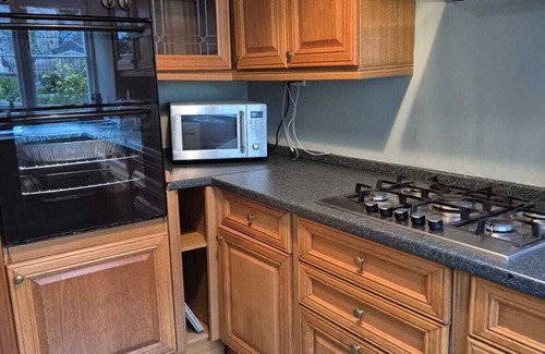 Dolgellau Casa | Spacious 5 bedroom house, nestled at the base of Cadair Idris mountain range.