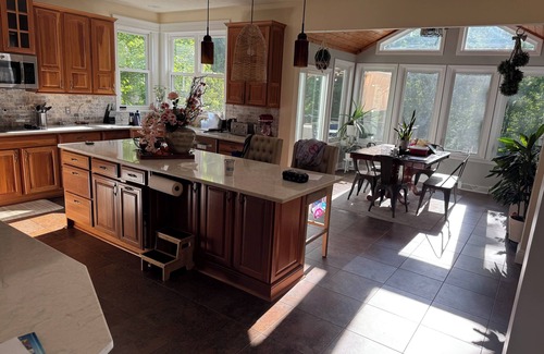 Moon Township Casa | Spacious 5-bedroom house in nice Coraopolis w/ WiFi, AC, fitness room and a pool