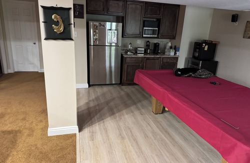 Moon Township Casa | Spacious 5-bedroom house in nice Coraopolis w/ WiFi, AC, fitness room and a pool